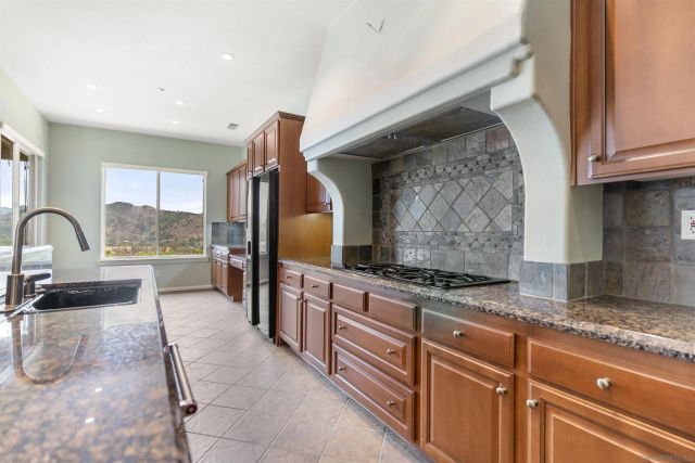 3862 Flowerwood Lane, Fallbrook, CA 92028
