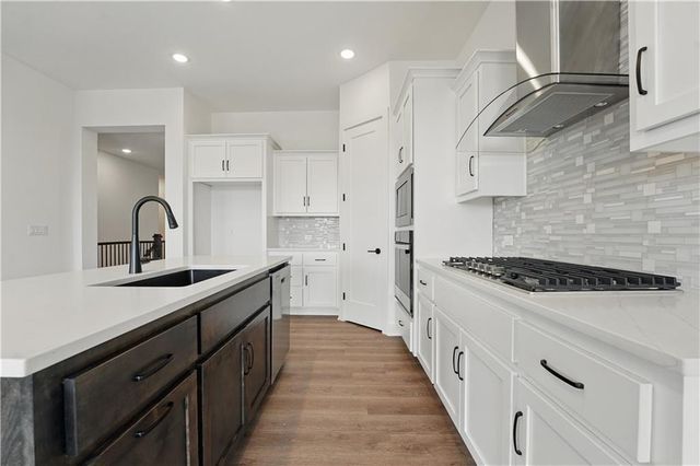 1710 NW 105th Street, Kansas City, MO 64155