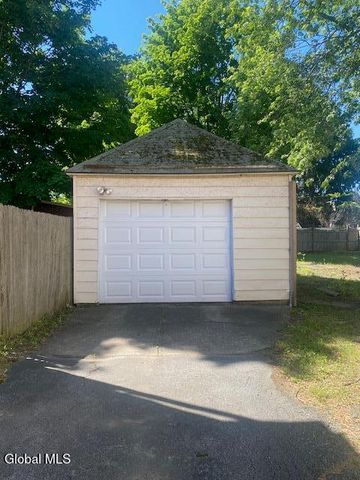 1209 3rd Avenue, Schenectady, NY 12303