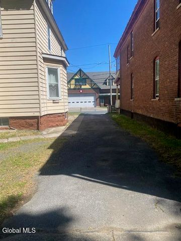 1209 3rd Avenue, Schenectady, NY 12303