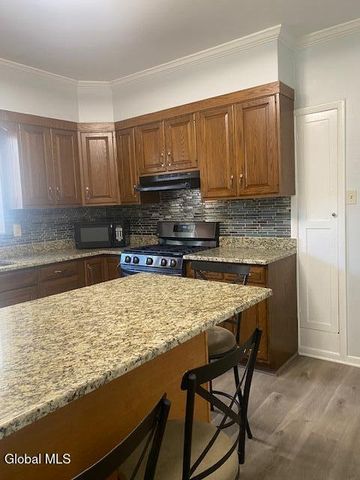 1209 3rd Avenue, Schenectady, NY 12303