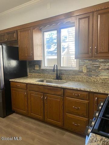 1209 3rd Avenue, Schenectady, NY 12303