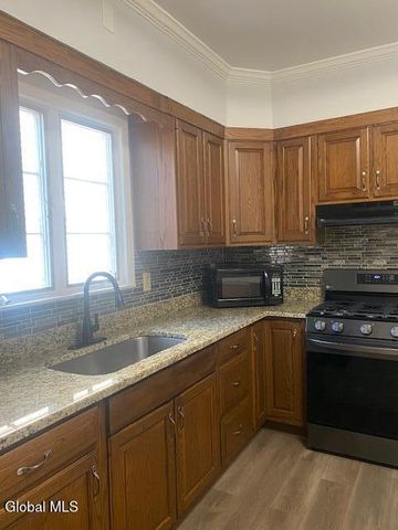 1209 3rd Avenue, Schenectady, NY 12303