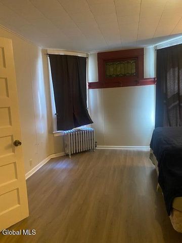 1209 3rd Avenue, Schenectady, NY 12303