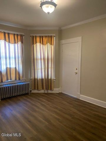 1209 3rd Avenue, Schenectady, NY 12303