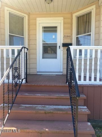 1209 3rd Avenue, Schenectady, NY 12303