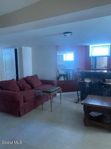 1209 3rd Avenue, Schenectady, NY 12303