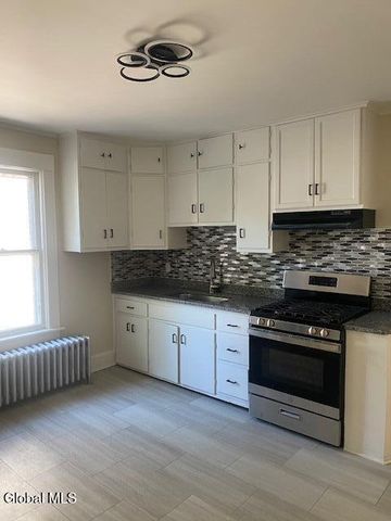 1209 3rd Avenue, Schenectady, NY 12303