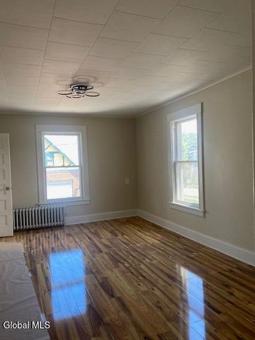 1209 3rd Avenue, Schenectady, NY 12303