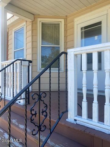 1209 3rd Avenue, Schenectady, NY 12303