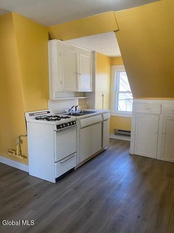1209 3rd Avenue, Schenectady, NY 12303