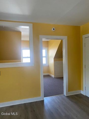 1209 3rd Avenue, Schenectady, NY 12303