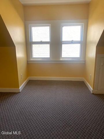 1209 3rd Avenue, Schenectady, NY 12303