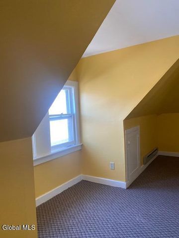 1209 3rd Avenue, Schenectady, NY 12303