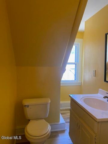 1209 3rd Avenue, Schenectady, NY 12303