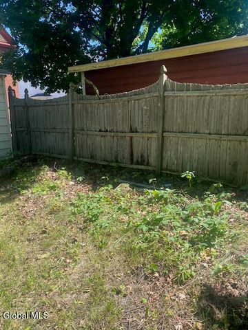 1209 3rd Avenue, Schenectady, NY 12303