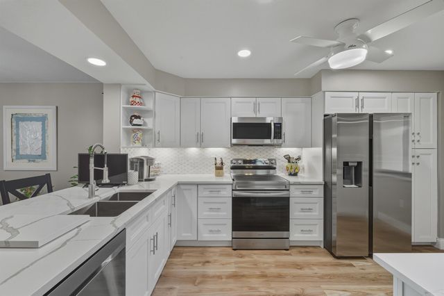 6121 Pointe Regal Circle 301, Delray Beach, FL 33484