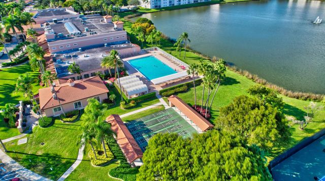 6121 Pointe Regal Circle 301, Delray Beach, FL 33484