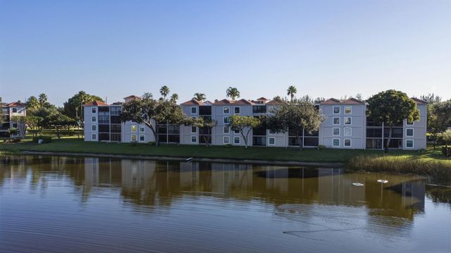 6121 Pointe Regal Circle 301, Delray Beach, FL 33484