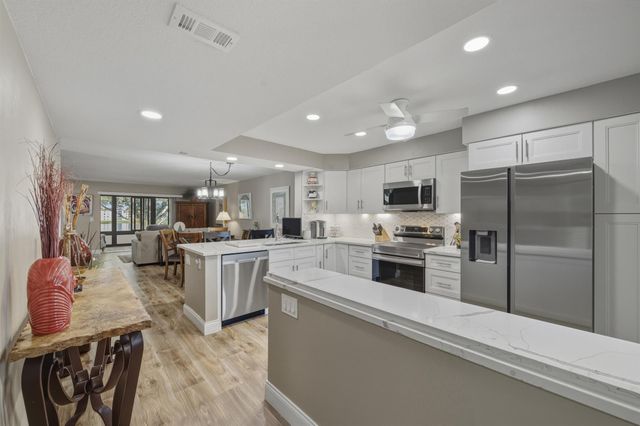 6121 Pointe Regal Circle 301, Delray Beach, FL 33484