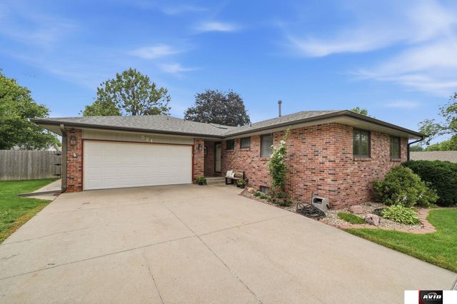 521 Danville Drive, Lincoln, NE 68510