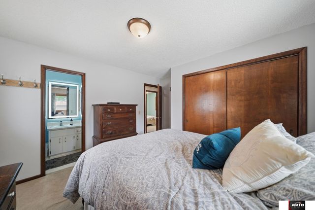 521 Danville Drive, Lincoln, NE 68510