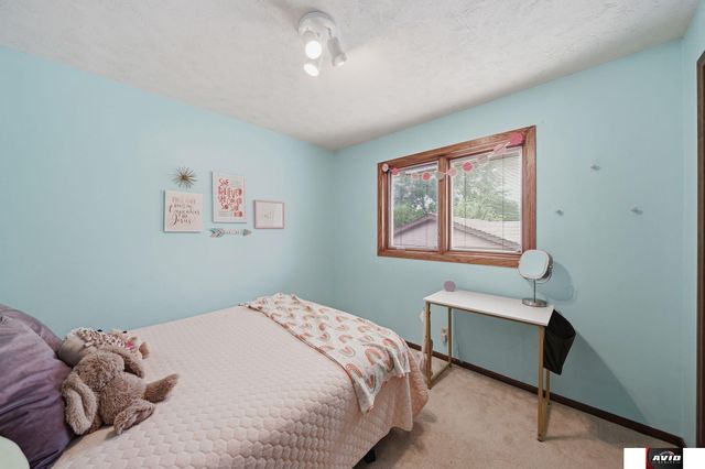 521 Danville Drive, Lincoln, NE 68510