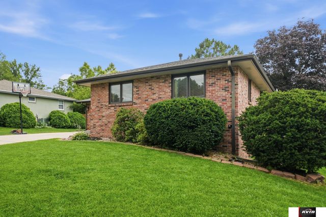 521 Danville Drive, Lincoln, NE 68510