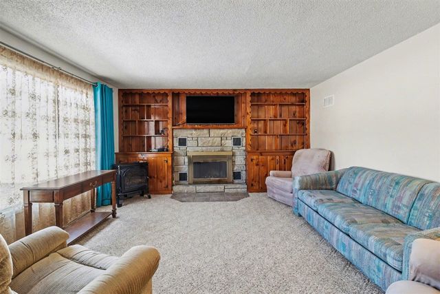 709 New William Street, Ludington, MI 49431