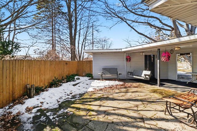 709 New William Street, Ludington, MI 49431