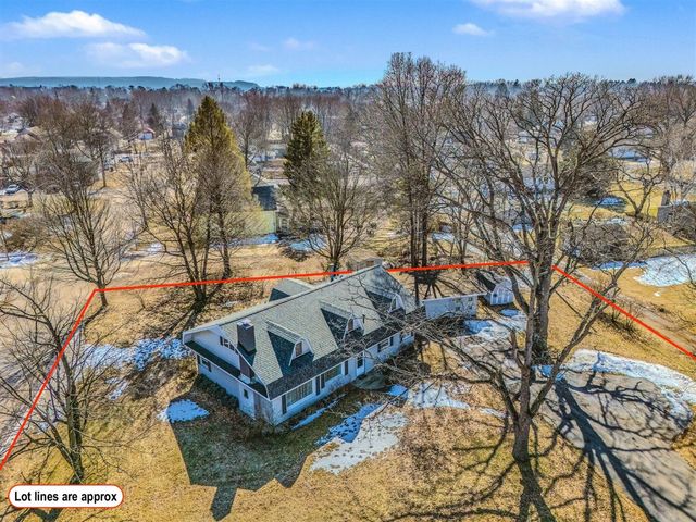 709 New William Street, Ludington, MI 49431