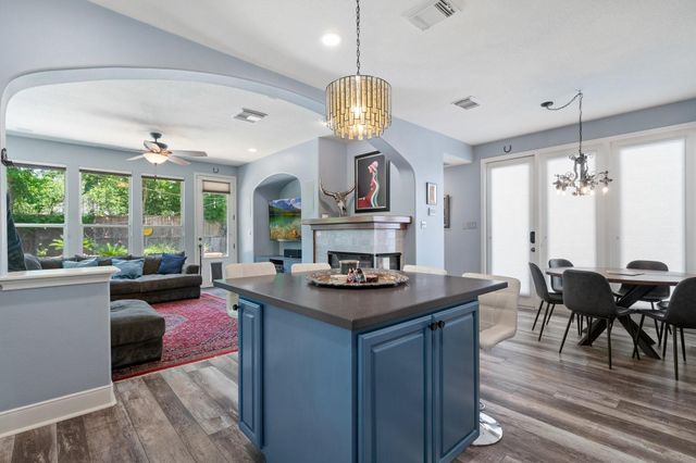 18 Cloud Bank Place, The Woodlands, TX 77382