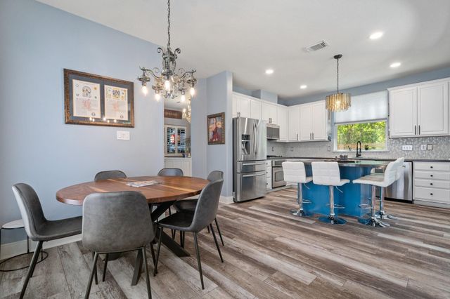 18 Cloud Bank Place, The Woodlands, TX 77382