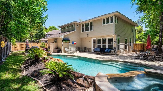 18 Cloud Bank Place, The Woodlands, TX 77382