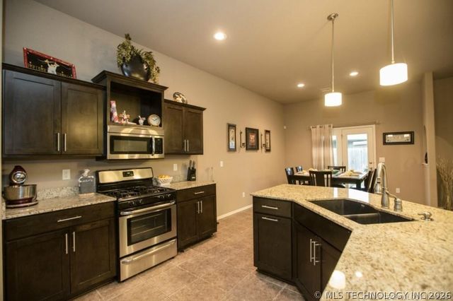 9058 E 136th Place S, Bixby, OK 74008