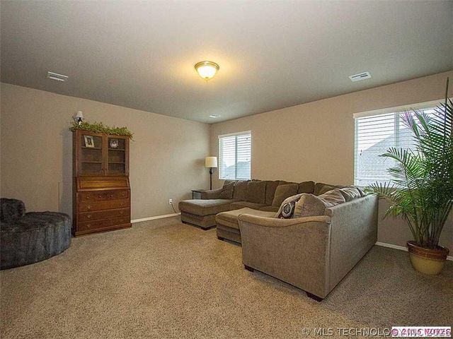 9058 E 136th Place S, Bixby, OK 74008