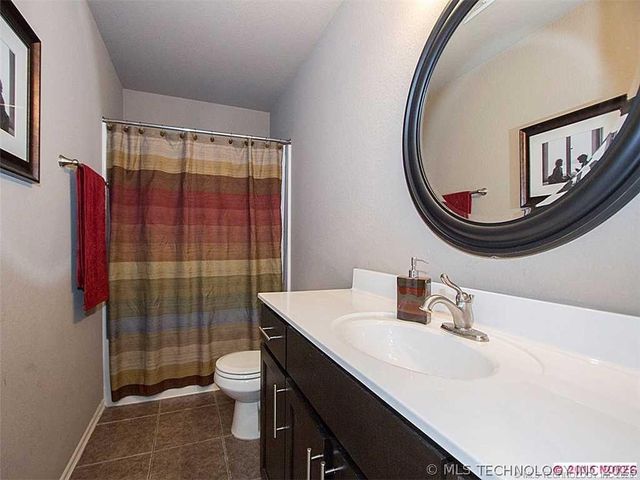 9058 E 136th Place S, Bixby, OK 74008