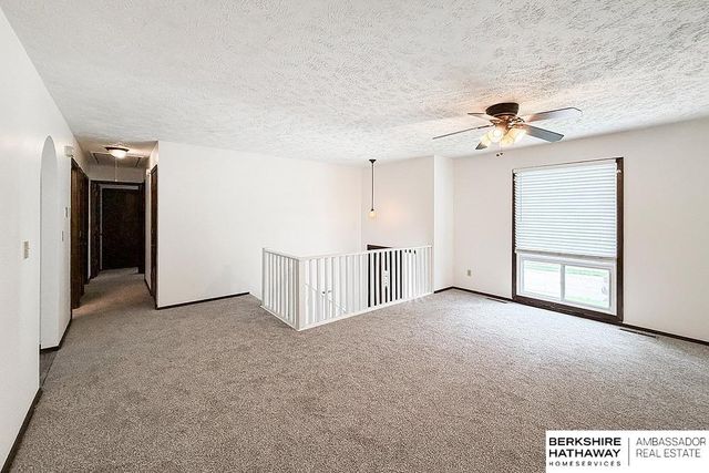 702 Shannon Road, Papillion, NE 68046