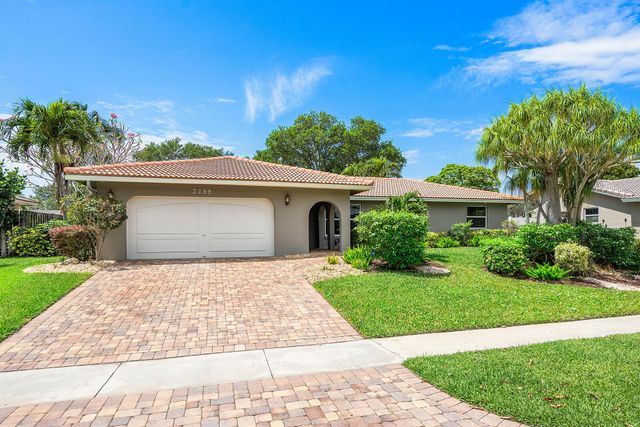 3289 NW 26th Avenue, Boca Raton, FL 33434