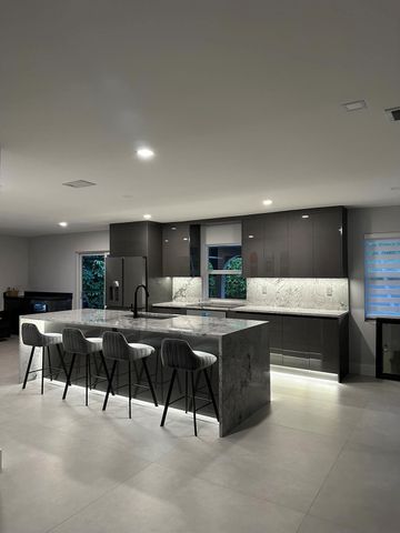 3289 NW 26th Avenue, Boca Raton, FL 33434