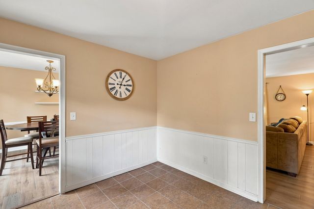 303 W BRIARWOOD LN, Columbia, MO 65203