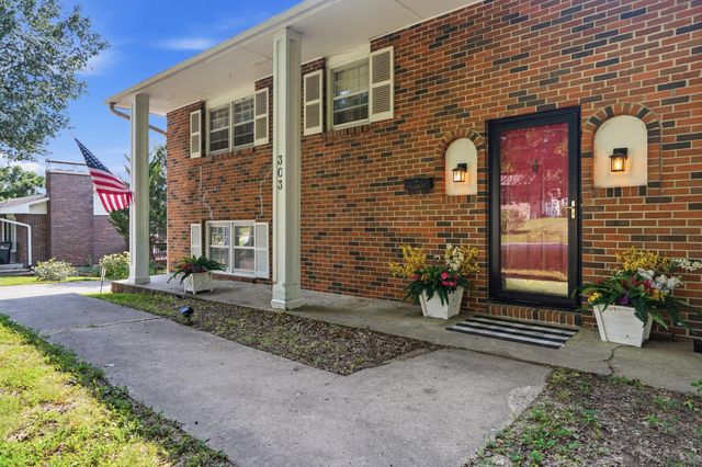 303 W BRIARWOOD LN, Columbia, MO 65203