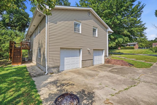 303 W BRIARWOOD LN, Columbia, MO 65203