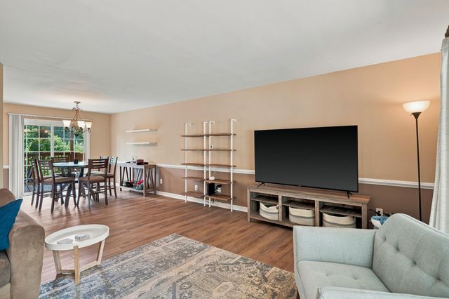303 W BRIARWOOD LN, Columbia, MO 65203
