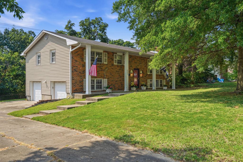 303 W BRIARWOOD LN, Columbia, MO 65203