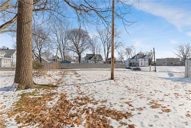 706 Harriet Avenue NW, Canton, OH 44703