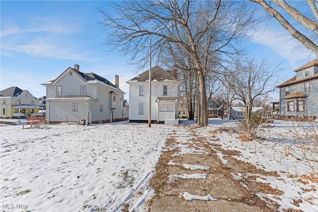 706 Harriet Avenue NW, Canton, OH 44703