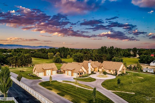 3885 W Gray Teal Ln, Eagle, ID 83616