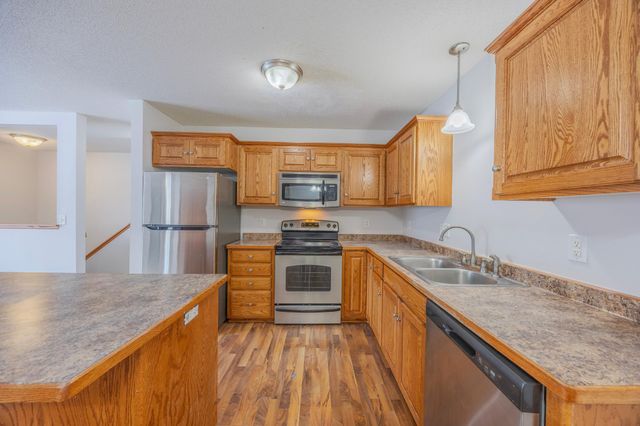 10751 Knollwood Lane, Woodbury, MN 55129