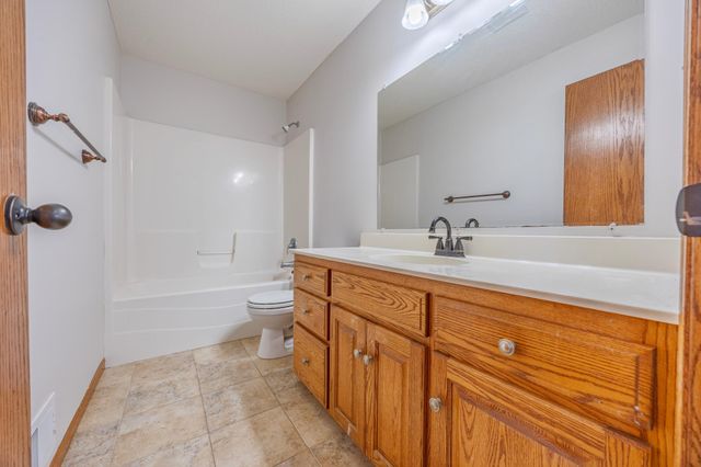 10751 Knollwood Lane, Woodbury, MN 55129